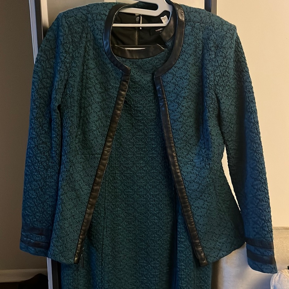 Nannette Lepore. Size 2. 2 piece suit dress.